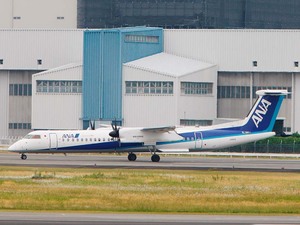 ja852a(Bombardier DHC-8-402Q Dash8).JPG